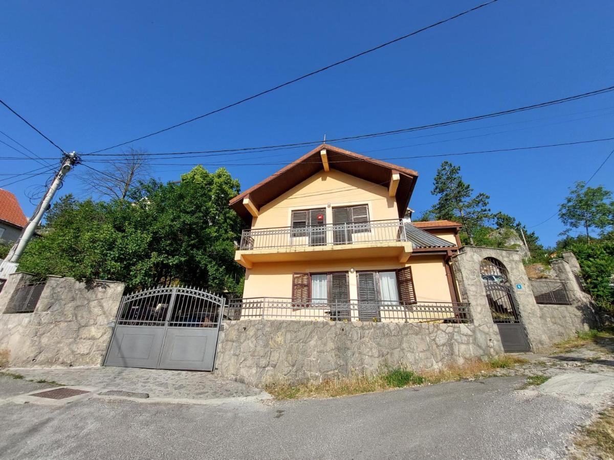 Holiday Home Milanovic Cetinje Exterior photo