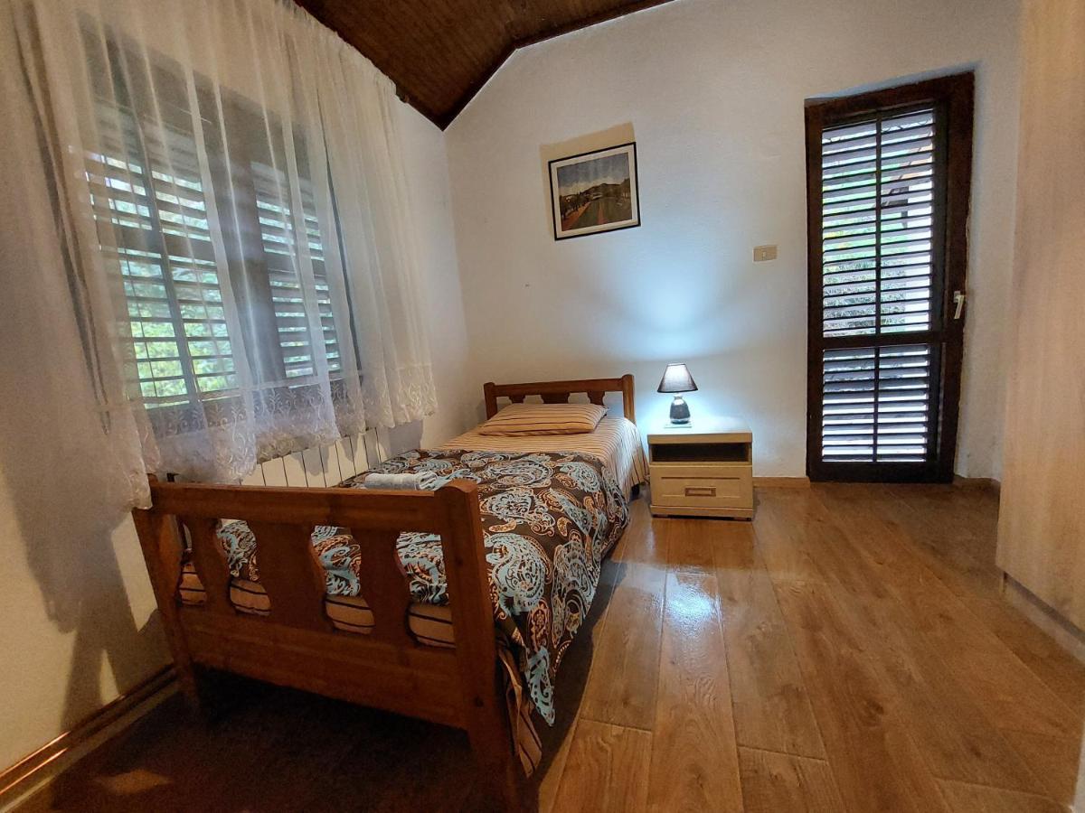 Holiday Home Milanovic Cetinje Exterior photo